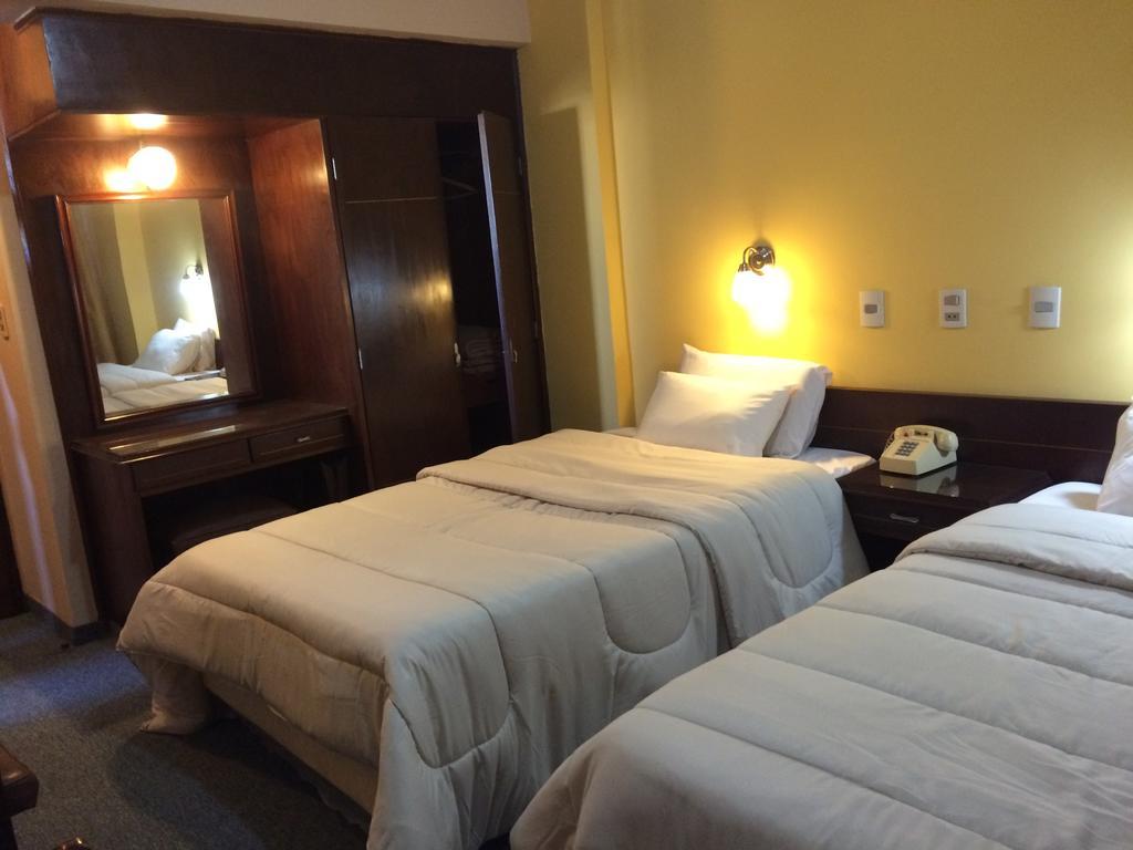 Hotel Manduvira Asunción Habitación foto