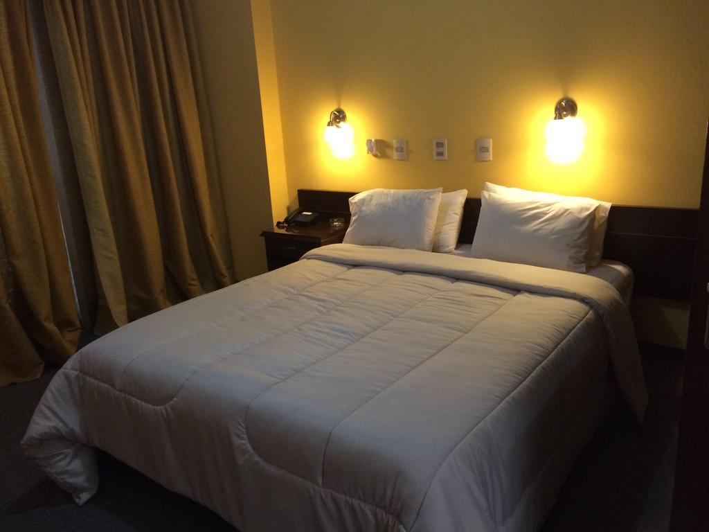 Hotel Manduvira Asunción Habitación foto